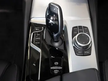 520d xDrive Limousine (2020 - HK HiFi DAB LED