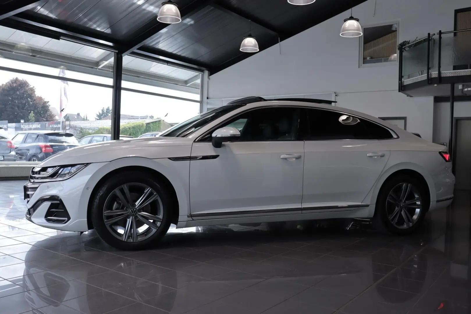Arteon 2.0 TSI R-Line*IQ-LIGHT*PANO*STANDHZ.*AHK
