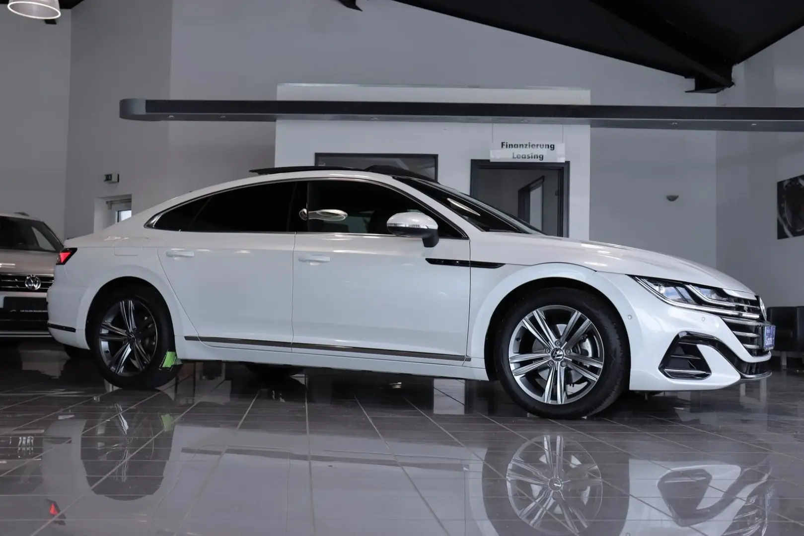 Arteon 2.0 TSI R-Line*IQ-LIGHT*PANO*STANDHZ.*AHK