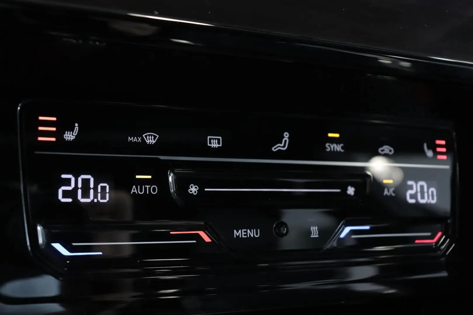 Arteon 2.0 TSI R-Line*IQ-LIGHT*PANO*STANDHZ.*AHK