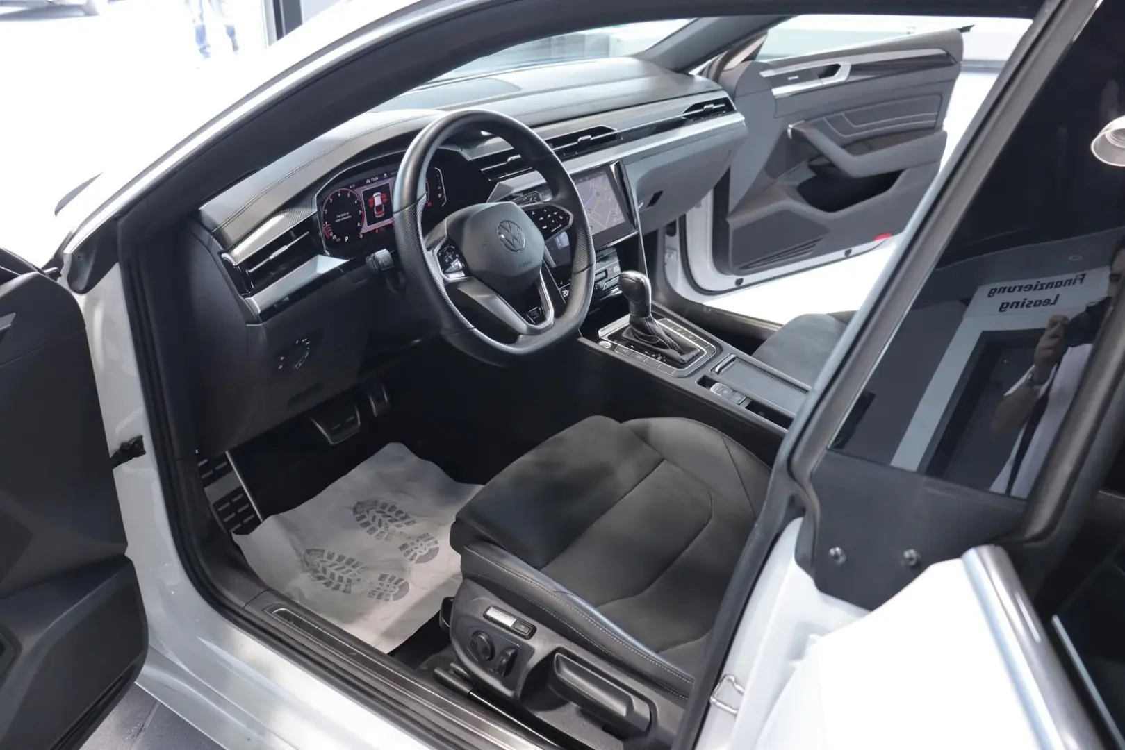 Arteon 2.0 TSI R-Line*IQ-LIGHT*PANO*STANDHZ.*AHK