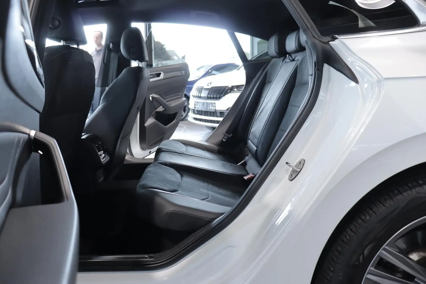 Arteon 2.0 TSI R-Line*IQ-LIGHT*PANO*STANDHZ.*AHK