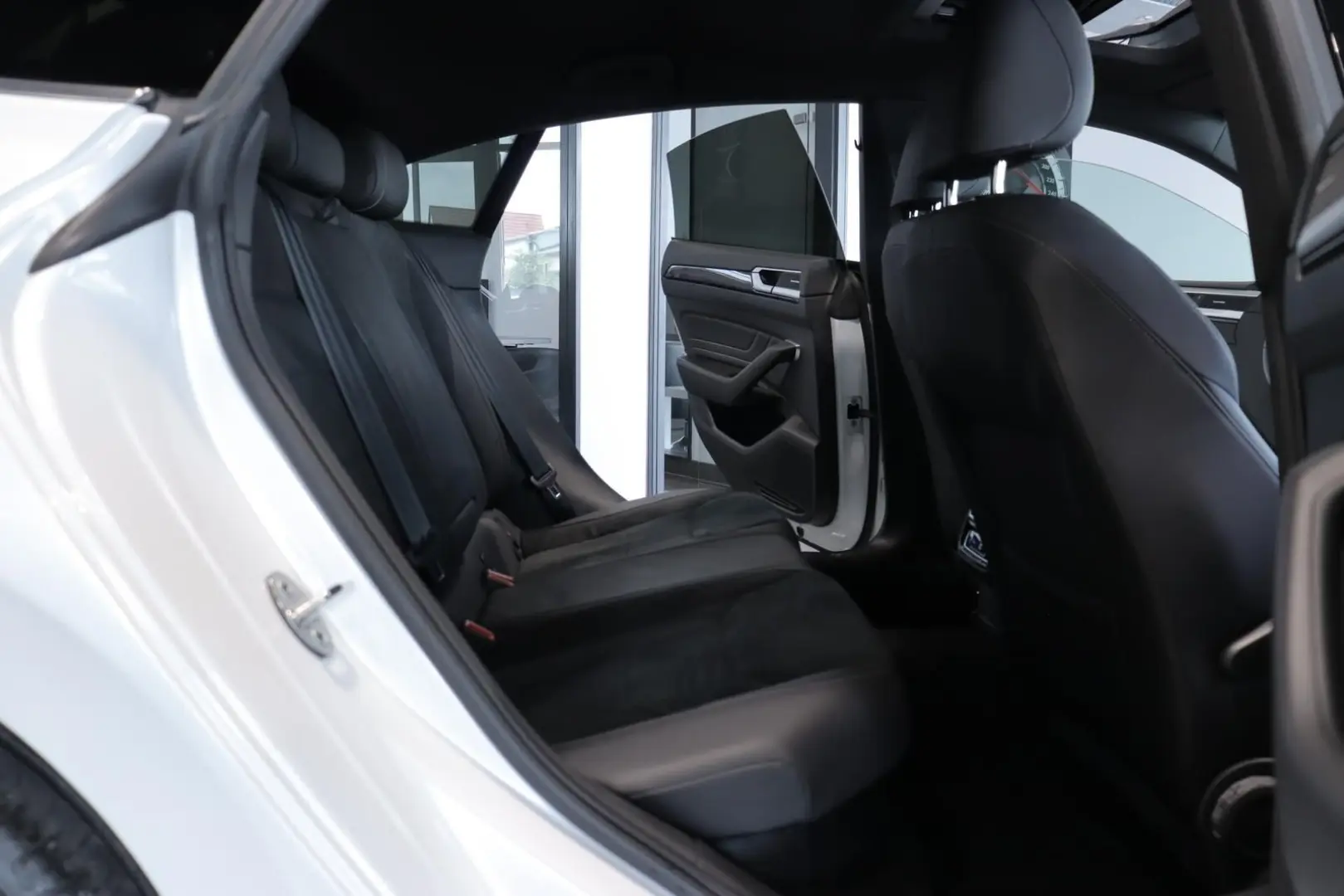 Arteon 2.0 TSI R-Line*IQ-LIGHT*PANO*STANDHZ.*AHK