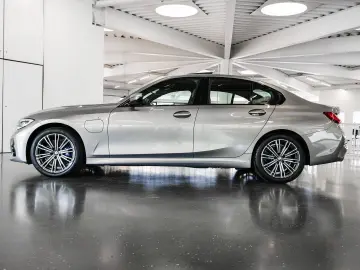330e M-Sport Aut Nav Laser HuD Glasd Komfzg 18