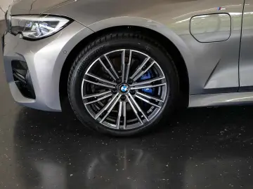 330e M-Sport Aut Nav Laser HuD Glasd Komfzg 18