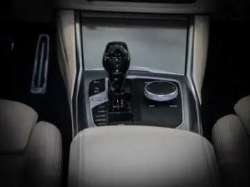 330e M-Sport Aut Nav Laser HuD Glasd Komfzg 18