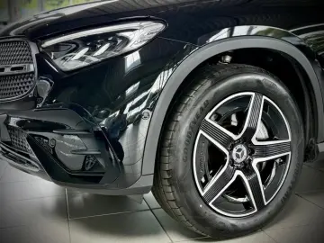 Mercedes-Benz GLC 200 4M AMG+Pano+AHK+Kamera