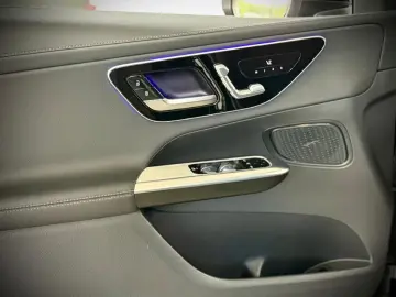 Mercedes-Benz GLC 200 4M AMG+Pano+AHK+Kamera