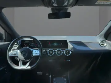 GLA 200 AMG Line +Wide+MBUX+LED+Navi+Cam+AUT+PTS