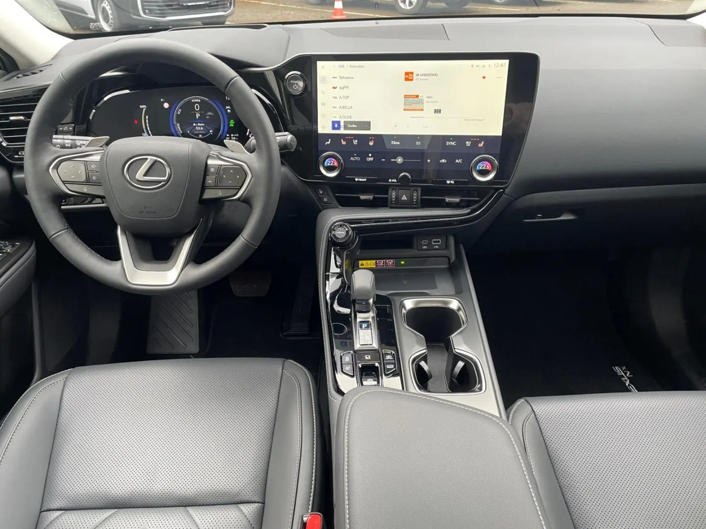 NX 450 h+ E-Four Luxury Line