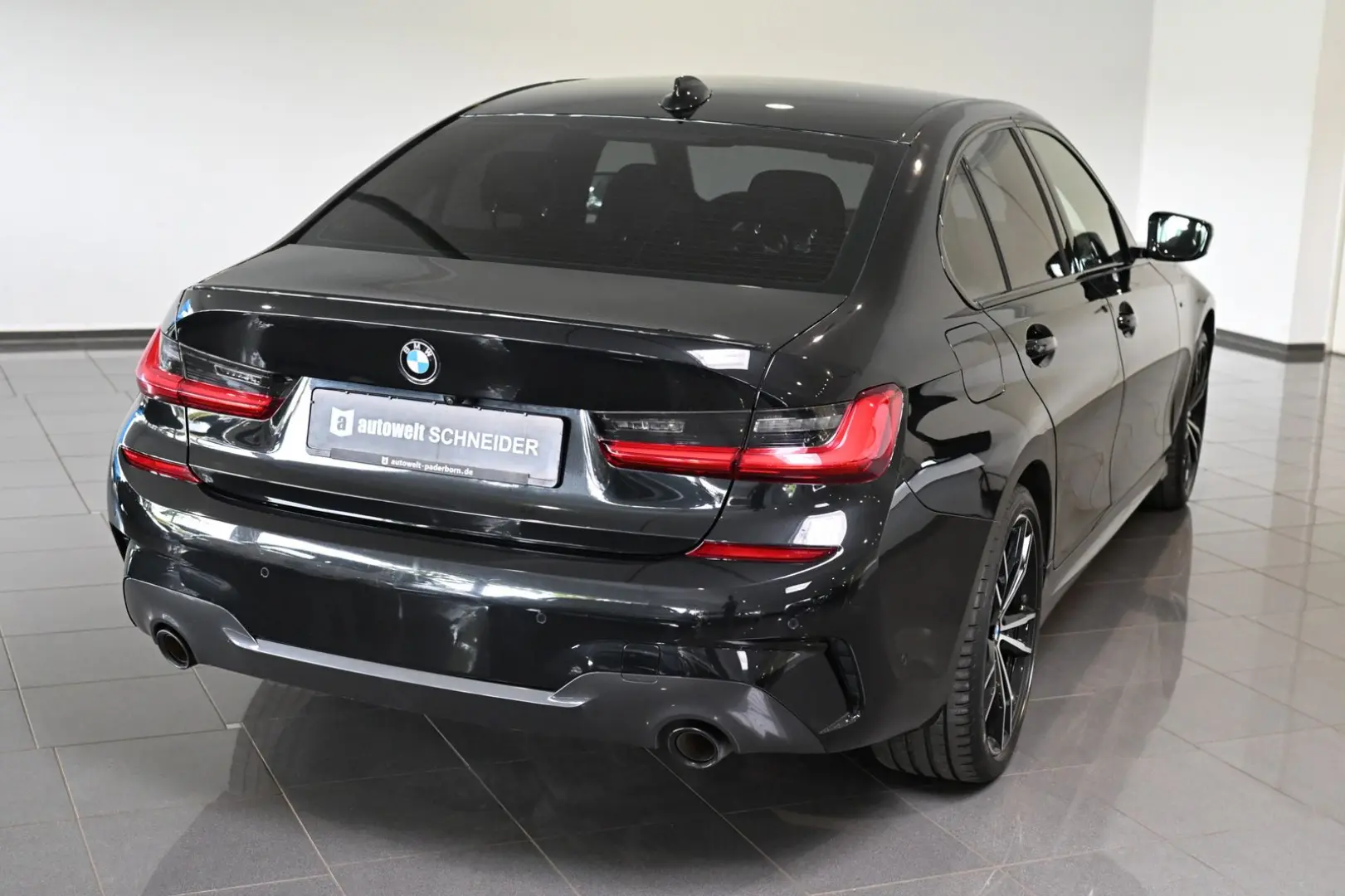 330 e xDrive M Sport M-Sitze M-Bremse AHK 19