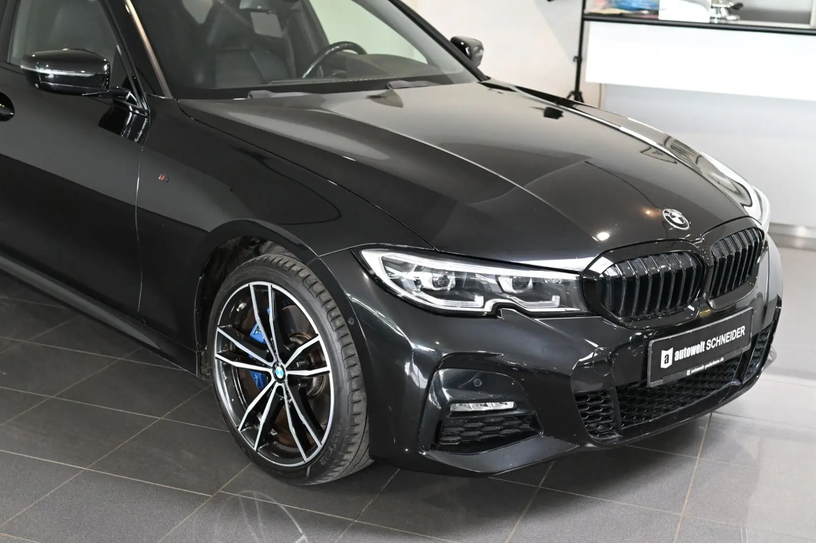 330 e xDrive M Sport M-Sitze M-Bremse AHK 19