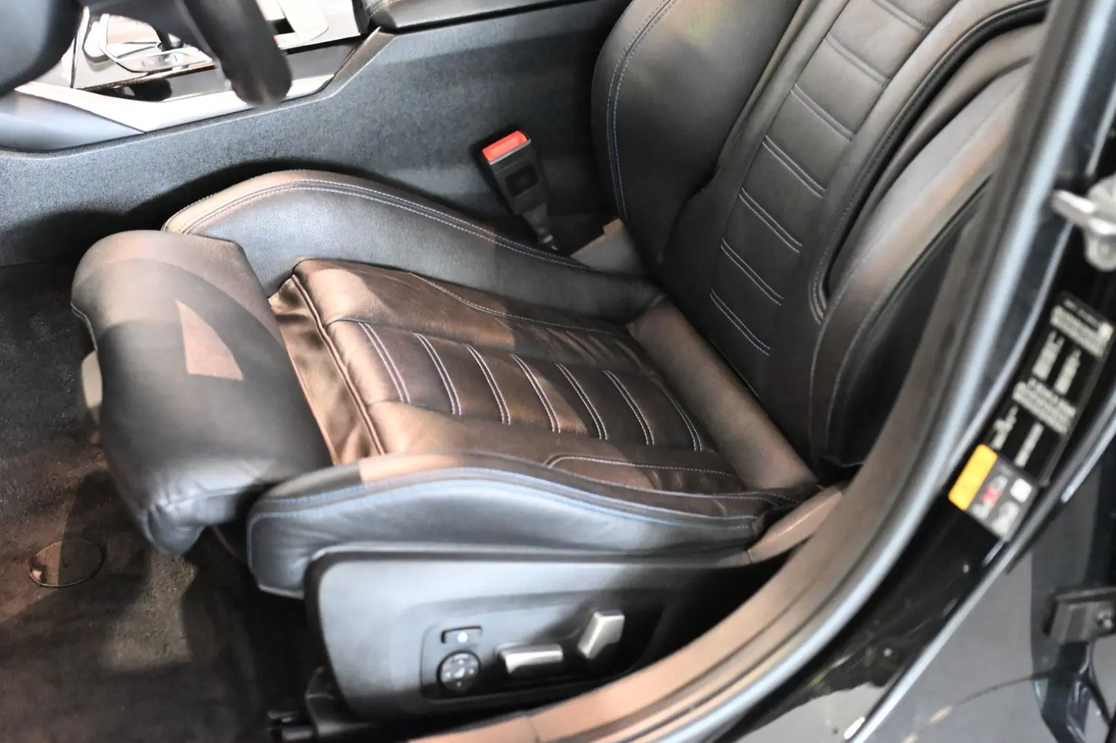 330 e xDrive M Sport M-Sitze M-Bremse AHK 19