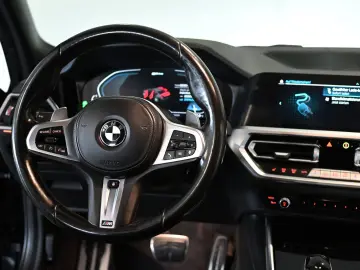 330 e xDrive M Sport M-Sitze M-Bremse AHK 19