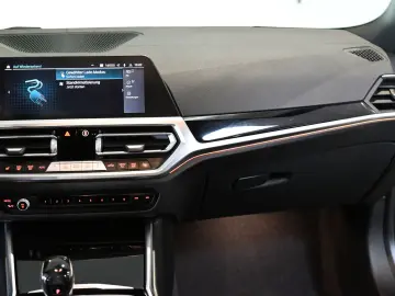 330 e xDrive M Sport M-Sitze M-Bremse AHK 19