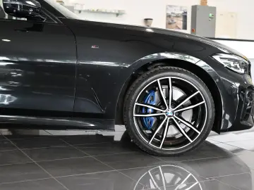 330 e xDrive M Sport M-Sitze M-Bremse AHK 19
