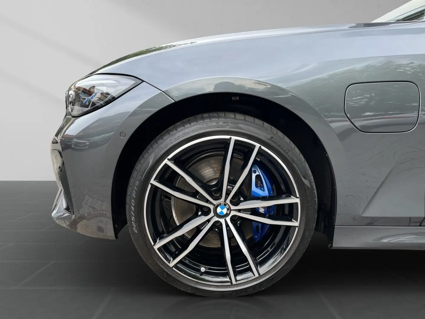 330e xDrive Limousine M Sport 19