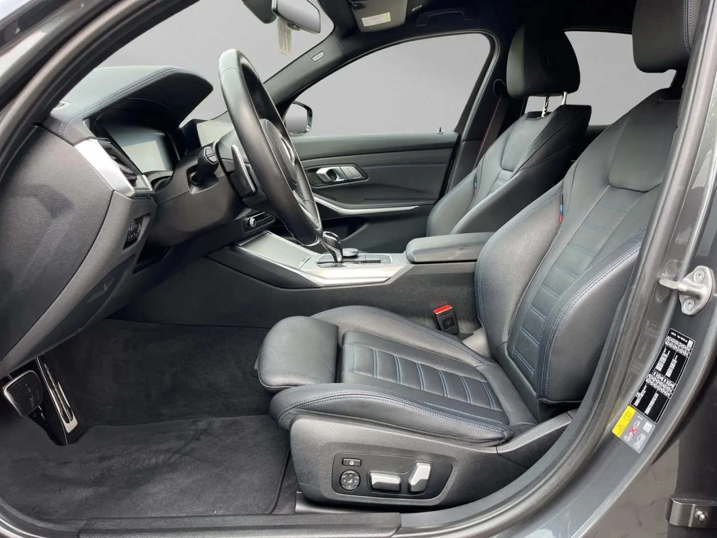 330e xDrive Limousine M Sport 19