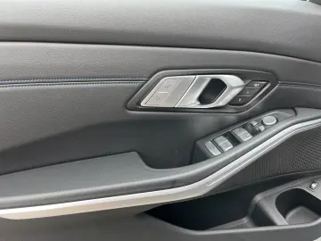 330e xDrive Limousine M Sport 19