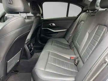 330e xDrive Limousine M Sport 19