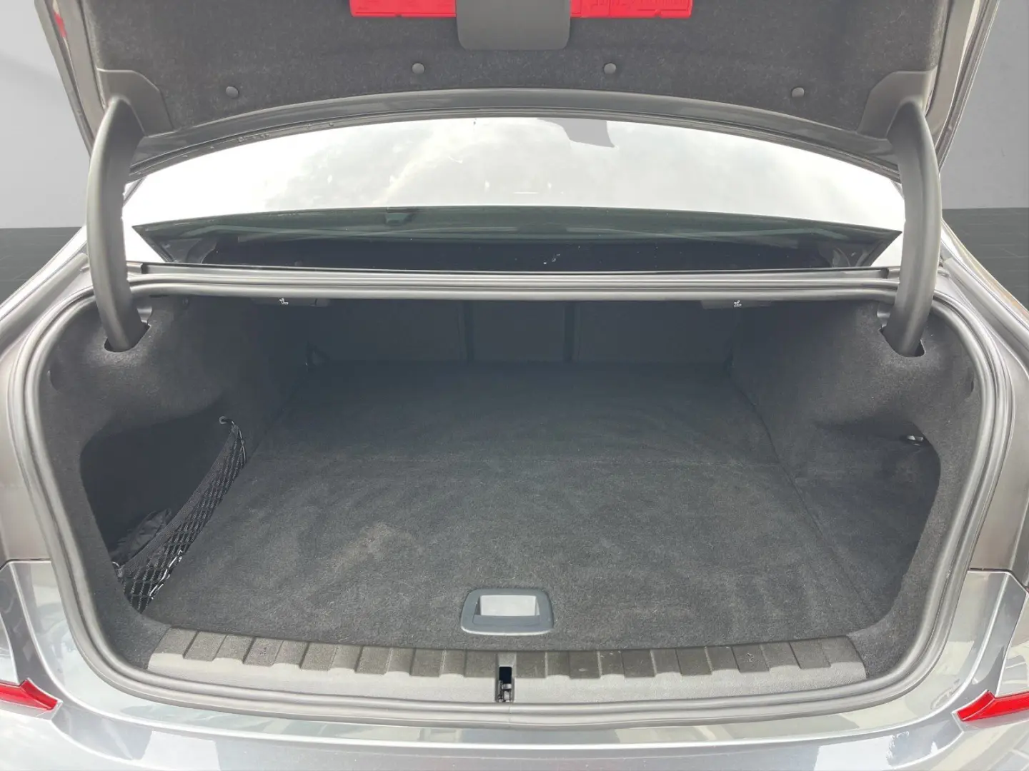 330e xDrive Limousine M Sport 19