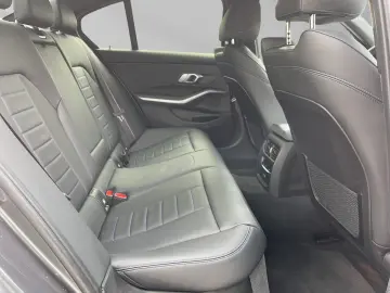 330e xDrive Limousine M Sport 19