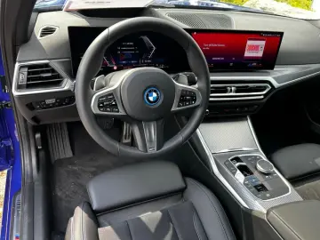 330e xDrive M Sport HUD ACC Kamera HiFi KomfZ.PA