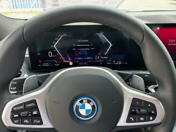 330e xDrive M Sport HUD ACC Kamera HiFi KomfZ.PA
