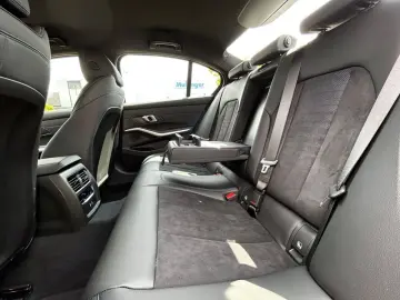 330e xDrive M Sport HUD ACC Kamera HiFi KomfZ.PA