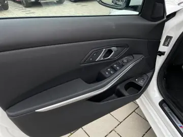 330e xDrive Limousine M Sport HUD PA ACC HiFi DA