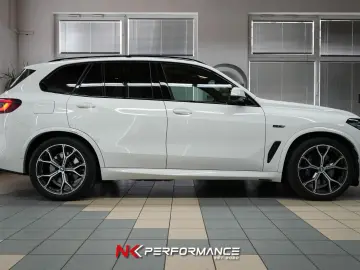 X5 xDrive 45 e M Sport / M-SITZE / B&W / PANO