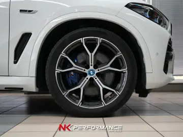 X5 xDrive 45 e M Sport / M-SITZE / B&W / PANO
