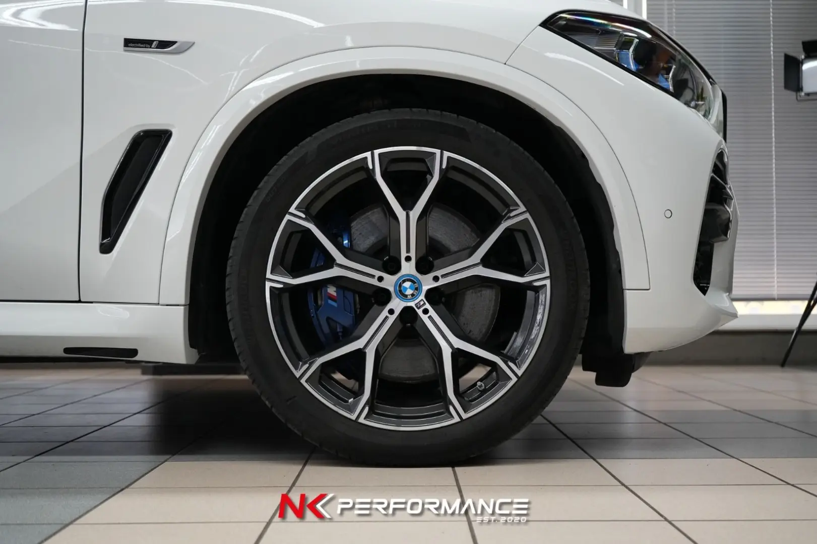 X5 xDrive 45 e M Sport / M-SITZE / B&W / PANO