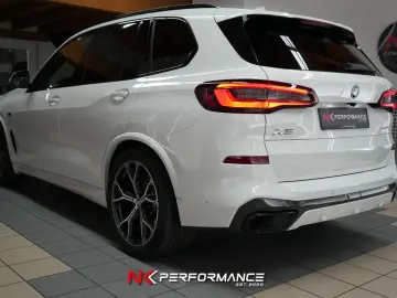 X5 xDrive 45 e M Sport / M-SITZE / B&W / PANO