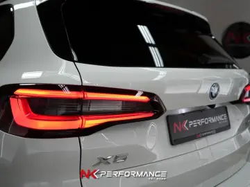 X5 xDrive 45 e M Sport / M-SITZE / B&W / PANO
