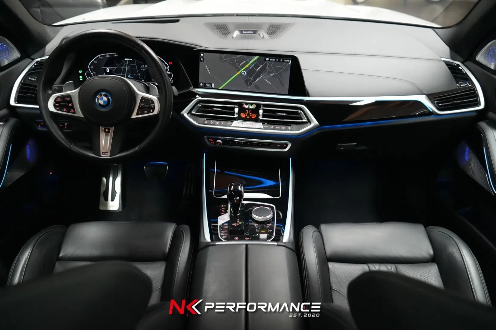 X5 xDrive 45 e M Sport / M-SITZE / B&W / PANO