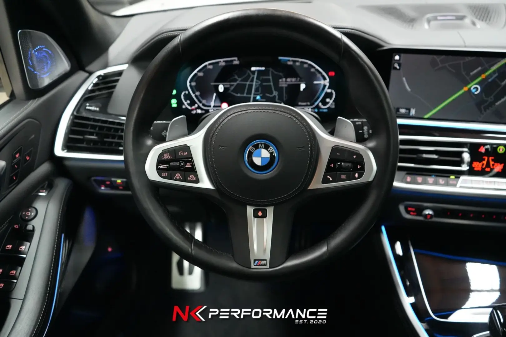 X5 xDrive 45 e M Sport / M-SITZE / B&W / PANO