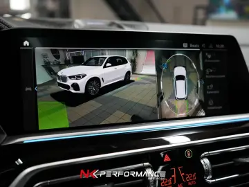 X5 xDrive 45 e M Sport / M-SITZE / B&W / PANO