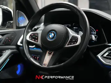 X5 xDrive 45 e M Sport / M-SITZE / B&W / PANO