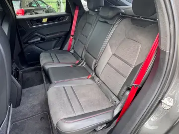Porsche Cayenne Coupe GTS 22