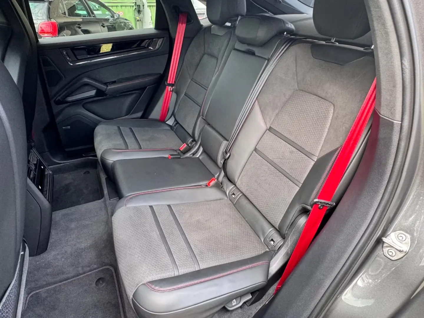 Porsche Cayenne Coupe GTS 22