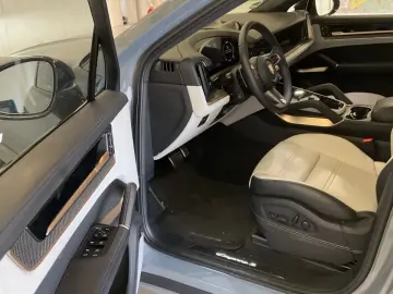 Porsche Cayenne * CoupeS * Individual * 3xTV