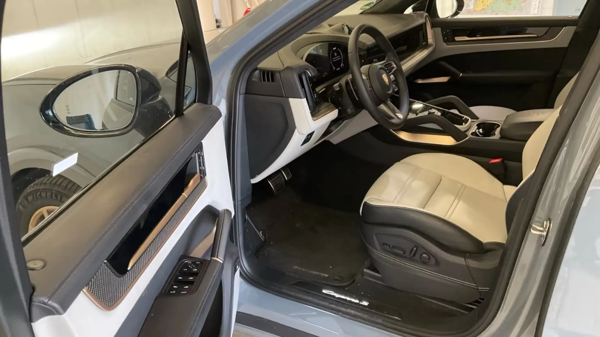Porsche Cayenne * CoupeS * Individual * 3xTV