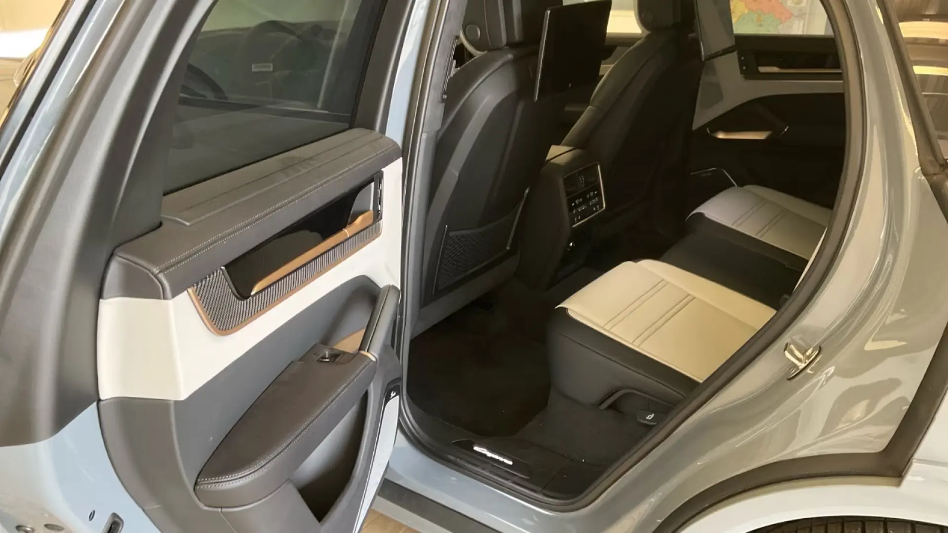 Porsche Cayenne * CoupeS * Individual * 3xTV