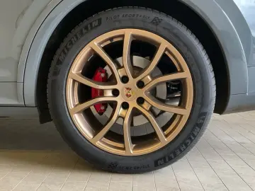 Porsche Cayenne * CoupeS * Individual * 3xTV