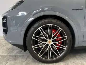 Porsche Cayenne Coupe Turbo E-Hybrid °AHK