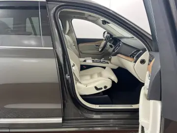Volvo XC90 XC 90 T8 AWD Plus Plug-in luminos
