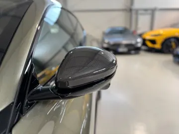 Purosangue V12 Carbon Lift Pano Verde Masoni