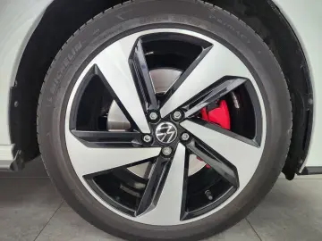 Polo GTI DSG 200PS Sitzhzg. Bluetooth DAB PDC