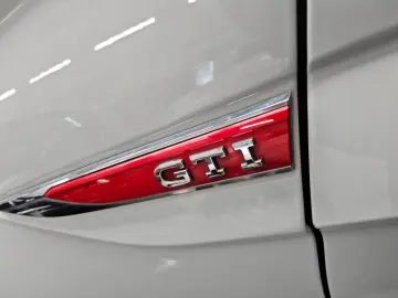 Polo VI 2.0 TSI GTI Navi LED AUT DynLicht SHZ